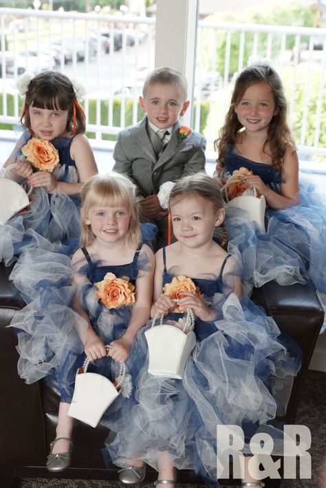 DIY No-Sew Flower Girl Tutu Dresses Dyi Flower, Diy Wedding Dress Patterns, Girls Dress Tutorial, Diy Tutu Dress, Tutu Flower Girl Dress, Flower Sewing, No Sew Tutu, Tutu Tutorial, Girls Dresses Diy