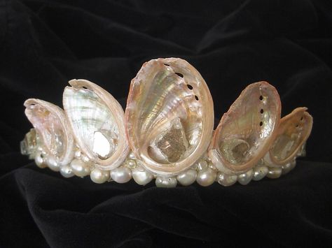 Pink Mermaid Accessories, Pink Mermaid Core Outfit, Mermaidcore Shoes, Mermaid Wedding Aesthetic, Mermaidcore Wedding, Mermaid Themed Wedding, Mermaid Inspired Wedding, Shell Tiara, Royal Mermaid