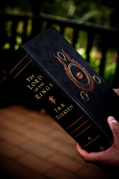 LoTR book aesthetic Lord Of The Rings Books Aesthetic, Tolkien Books Aesthetic, Lotr Book Aesthetic, Lord Of The Rings Book Aesthetic, Eragon Books Aesthetic, Lotr Christmas, Lotr Aesthetic, غلاف الكتاب, Tolkien Books