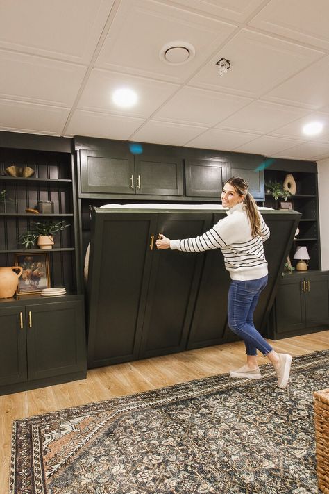 DIY Built-in Murphy Bed (And how they're styled!) Built In Murphy Bed, Bed With Bookshelves, Desk Renovation, Murphy Bed Office, Guest Bedroom Home Office, Diy Built In, Murphy Bed Kits, Custom Shelves, Horizontal Murphy Bed