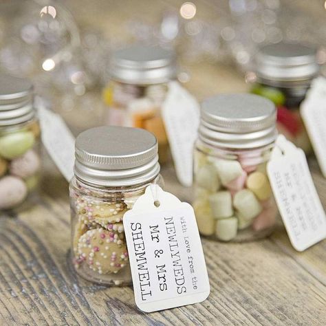 Budget Wedding Favours, Sweet Wedding Favors, Vintage Wedding Favors, Favour Jars, Creative Wedding Favors, Wedding Favors And Gifts, Favors Ideas, Cheap Favors, ดินปั้น Polymer Clay