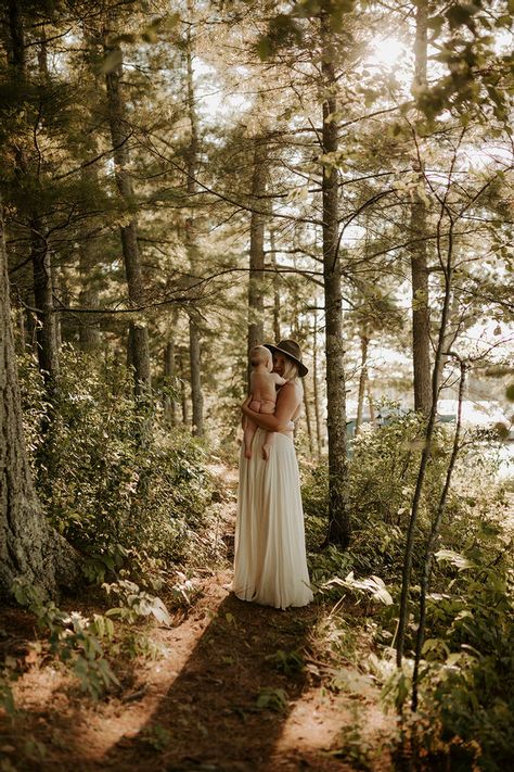 Motherhood Session at the Lake of The Woods Maternity Photoshoot In Creek, Maternity Lake Photography, Motherhood Session Outdoor, Motherhood River Photoshoot, Motherhood Outdoor Photography, Mother Daughter Woods Photoshoot, Sequoia Forest, Outdoor Boudiour Ideas Lake, Lake Of The Woods