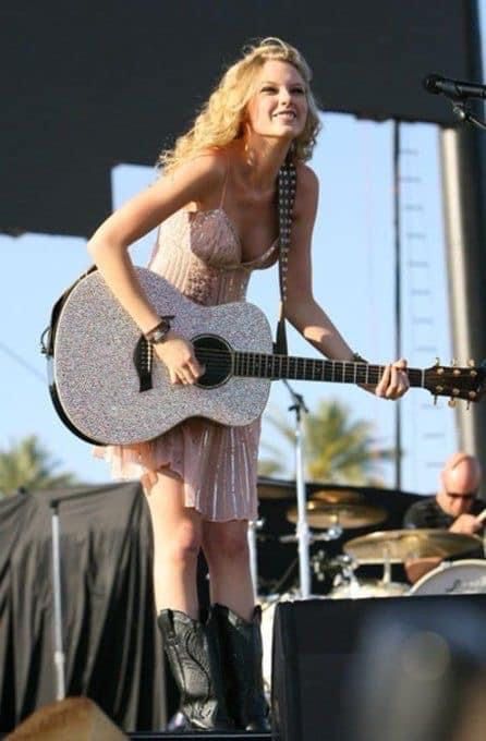 Taylor Swift Debut Music Video Outfits, Young Taylor Swift Aesthetic, Country Taylor Swift, Debut Eras Tour Outfit, Soft Cowgirl, Taylor Swift Summer, Country Taylor, Taylor Swift Country, Debut Era