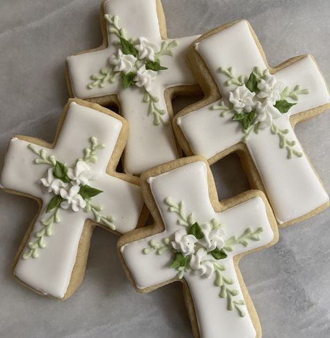 Easter Cross Sugar Cookies Decorated, Cross Sugar Cookies Decorated, Cross Cookies Decorated Royal Icing, Cookies Bautismo, First Communion Cookies, Baptism Desserts, Cross Cookie, Communion Cookies, Christening Cookies