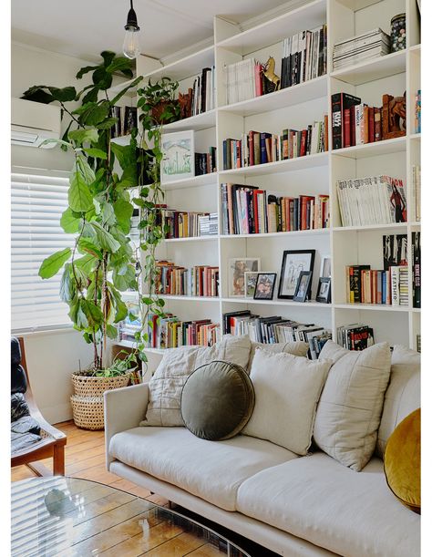 Bookshelf Inspiration, California Bungalow, White Bookshelves, Bookshelves In Living Room, Home Library Design, Bookshelf Styling, Home Libraries, Living Room Bookcase, The Design Files