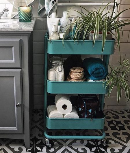 rolling bathroom storage Small Bathroom Shelves, Diy Bathroom Storage Ideas, Shelf Decor Bedroom, Primitive Bathrooms, Diy Bathroom Storage, Bathroom Organization Diy, Small Bathroom Storage, Bathroom Top, Laundry Room Storage