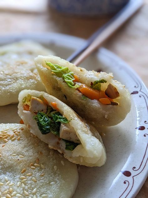 Savory Mochi, Mochi Pancakes, Easy Mochi, Asian Buns, Mochi Recipe, Savory Rice, Vegan Rice, Asian Vegetables, Savory Pancakes