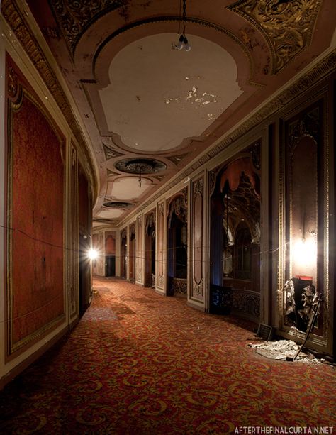 Mezzanine - Loew's Kings Theater Abandonment Art, Hotel Aesthetic, Abandoned Hotels, Abandoned Castles, Abandoned Mansions, Haunted Places, Abandoned Buildings, Old Buildings, Abandoned Houses