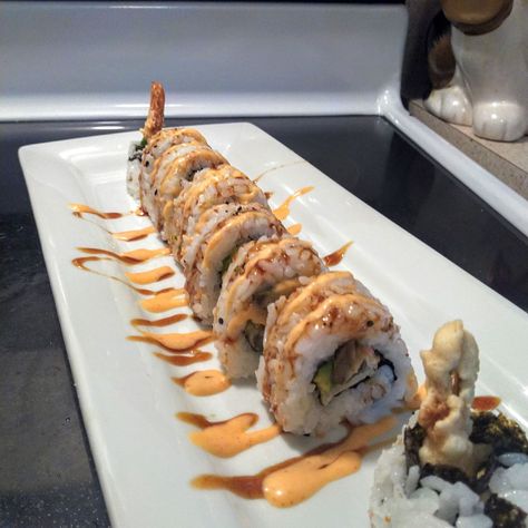 Tempura Roll Crunch Roll Sushi, Shrimp Sushi Rolls, Shrimp Tempura Sushi, Eel Sauce, Tempura Sushi, Fried Sushi, Shrimp Tempura Roll, Seaweed Rice, Tempura Roll