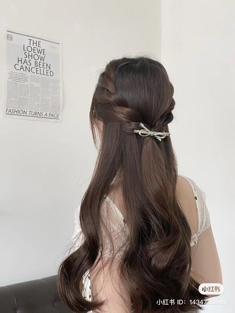 Deb Hair, Girly Hair, Hair Style Korea, Hair Inspiration Long, Hair Arrange, School Hairstyles, Style Korea, Hair Up Styles, Back To School Hairstyles