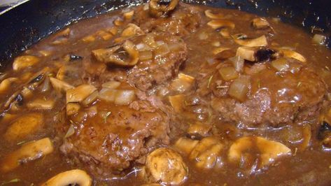 Weight Watcher Quick And Easy Salisbury Steak Recipe - Genius Kitchen Easy Salisbury Steak, Salisbury Steak Recipes, Weight Watchers Recipes, Weight Watcher Dinners, Mushroom Gravy, Salisbury Steak, Low Cal Recipes, Game Food, Ww Recipes