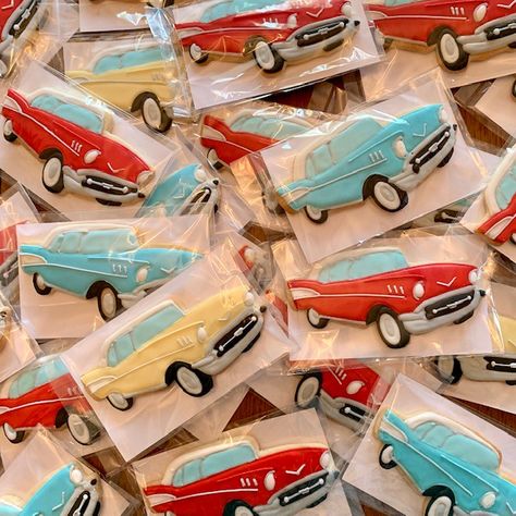 Vintage Truck Cookies Decorated, Grandpas Birthday, Transportation Cookies, Travel Cookies, Vintage Car Birthday, Vintage Car Party, Classic Cars Birthday Party, 1960s Party, Car Cookies