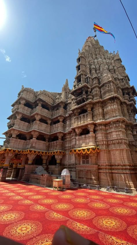 Dwaraka Krishna Temple, Dwarkadhish Hd Photo, Dwarkadhish Temple, Dwarikadhish Hd Wallpaper, Jay Dwarkadhish, Krishna Bhakti, Maa Image, Blood Wallpaper, Ganpati Bappa Photo