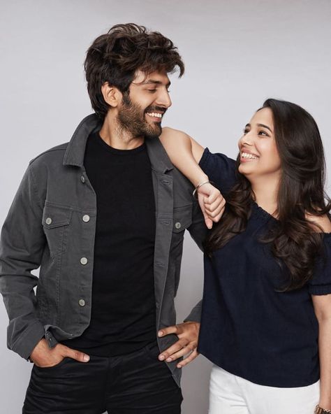 @kartikaaryan strikes a pose with his sister on the occasion of #RakshaBandhan. #HappyRakshaBandhan Bro Sister Photography, Bro And Sis Poses, Pics With Brother And Sister, Photo Pose For Brother And Sister, Photo Poses For Brother And Sister, Photo Pose With Brother, Photo Ideas For Brother And Sister, Brother Sister Photo Pose, Photo Ideas With Brother