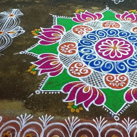 Lokhi Puja, Diwali Rangoli Designs Unique Big Size, Mandala Rangoli Designs, Big Rangoli Designs Creativity, Rangoli Designs For New Year, Colour Rangoli Designs, பொங்கல் கோலம், Colour Rangoli, Very Easy Rangoli Designs