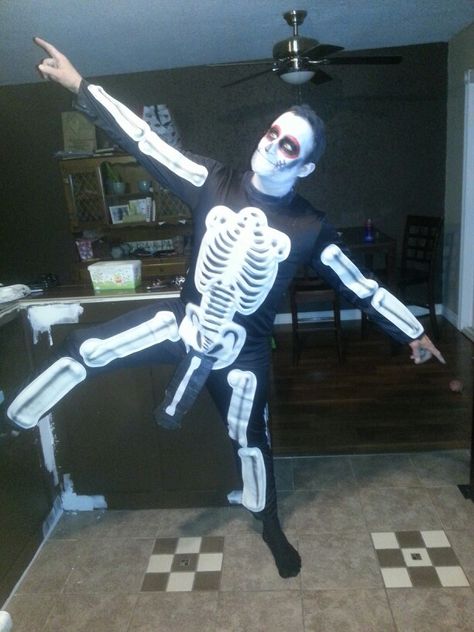 Get a cheap skeleton costume add a boner= SKELEBONER lol Skeleton Costumes, Male Skeleton, Skeleton Figure, Skeleton Costume, Goofy Pictures, Clown Costume, Mens Costumes, Skeleton, Halloween Costumes