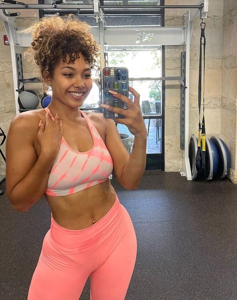 Parker Mckenna Posey, Parker Mckenna, Health Is Wealth, Wife And Kids, Keep Going, Make Me Smile, Healthy Lifestyle, Sports Bra, Lifestyle