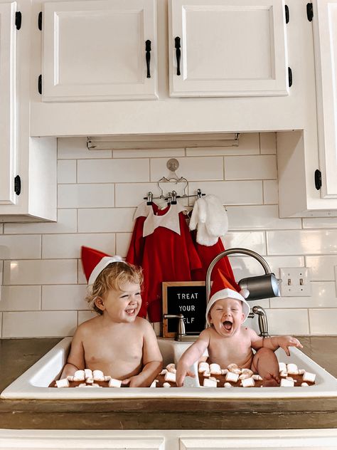 Brothers Christmas Photos, Twin Baby Christmas Photos, Elf On A Shelf Photo Shoot, Infant Elf On The Shelf Pictures, Elf On The Shelf Photoshoot, Newborn Twin Christmas Photos, Elf On The Shelf Baby Photoshoot, Elf On The Shelf Photoshoot Baby, Elf On Shelf Baby Pictures