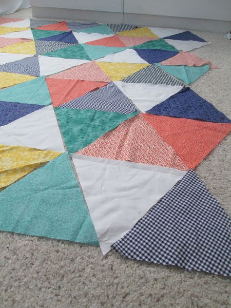 Quackadoodle Quilt: Equilateral Triangle Quilt Tutorial Equilateral Triangle Quilt, Quilting Fabric Projects, Triangle Quilt Tutorials, Baby Quilts Easy, Minky Quilt, Equilateral Triangle, Triangle Quilt Pattern, Quilting Designs Patterns, Quilt Tutorial