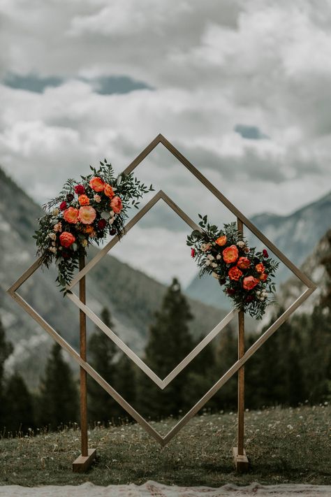 Arch Piece Wedding, Diamond Arch Wedding, Tunnel Mountain Reservoir Wedding, Unique Arch Wedding, Unique Wedding Ideas Ceremony, Welded Wedding Arch, Wedding Arch Unique, Country Wedding Arch Ideas, Unique Wedding Arch Ideas Outdoor