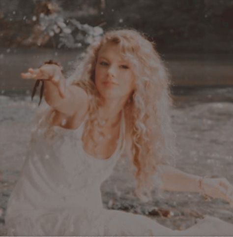 Og Taylor Swift Aesthetic, Old Taylor Swift Aesthetic, Debut Era Aesthetic, Debut Taylor Swift Aesthetic, Taylor Swift Debut Era Aesthetic, Taylor Swift Debut Aesthetic, Debut Aesthetic, Taylor Swift Debut Era, Eras Aesthetic