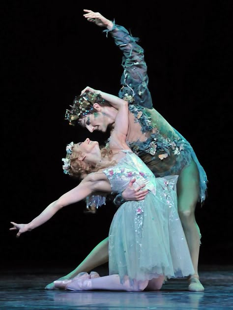 Frederick Ashton's 'The Dream' danced by the Royal Ballet's Roberta Marquez and Steven McRae. The Dream Ballet, Steven Mcrae, Ballet Pictures, Ballet Aesthetic, Ballet Poses, Ballet Inspiration, A Midsummer Night's Dream, Ballet Art, Ballet Photos