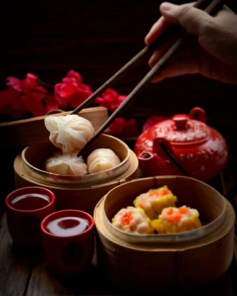 Dim Sum Photography, Dim Sum Aesthetic, Asian Food Photography, Chocolate Recipes Homemade, Food O, Cooking Art, Chinese Restaurant, Dim Sum, Food Plating