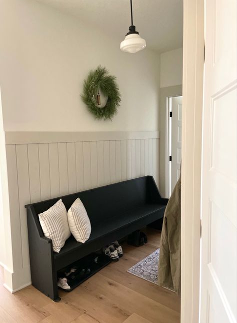 Pew In Entryway, Entryway With Beams, Pew Dining Bench, Church Pew Dining Bench, Diy Church Pew Benches, Church Bench Entryway, Church Pew Dining Room, Pew Bench Entryway, Pew Entryway