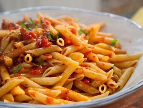 Get Spicy Arrabiata Penne Recipe from Food Network Valerie Bertinelli Recipes, Penne Recipes, Pasta And Sauce, Pasta Food Recipes, Pasta Penne, Pasta Italiana, Valerie Bertinelli, Pasta Food, Penne Pasta