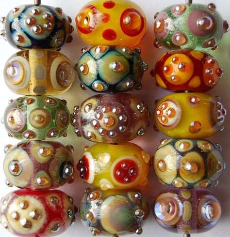 Baroque beads by Glass-i Studio, via Flickr Diy Glass Beads, Glass Bead Jewelry, Bead Studio, Lampwork Jewelry, Murano Glass Jewelry, Glass Beads Jewelry, Bead Charms Diy, Handmade Lampwork Bead, Handmade Glass Beads