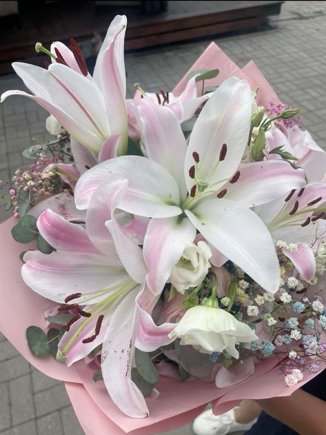 Pink Lily Bouquet Wedding, Bouquet Of Flowers Lilies, Lillie’s Bouquet, Lillys Flowers Bouquet, Flower Bouquet Lilies, Lily's Bouquet, Lily And Daisy Bouquet, Lily Flower Bouquet Aesthetic, Wedding Bouquets Lilies