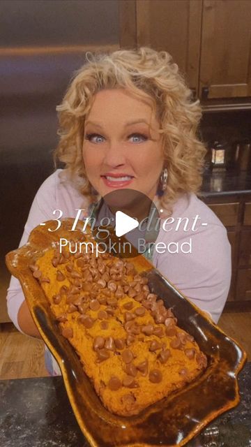 Ann Fisher on Instagram: "Oh my Pumpkin Goodness😍  15 oz can of pumpkin puree 1 box spice cake mix 1 cup chocolate chips  Mix all three ingredients together and dump into a greased loaf pan.  Sprinkle the top with a handful of extra chocolate chips. Cook @350 for 35 to 45 minutes, or until a toothpick comes out clean.   Serve with butter and even top with some pecans for an extra crunch!  Share with a fall and pumpkin-loving friend!  Don't forget to save this recipe for a quick and easy dish to take to your favorite fall shenanigans.   Love your face,  Anne 🎃" Spice Cake Mix Banana Bread, Recipes With Pumpkin Puree, Cake Mix Banana Bread, Dump Instagram, Spice Cake Mix, Pumpkin Recipes Dessert, Recipes Dessert, Spice Cake, Three Ingredient