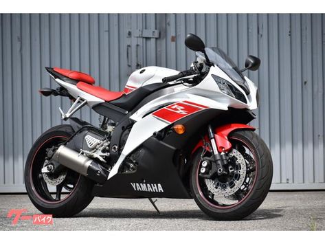 YAMAHA YZF-R6 | 2008 | WHITE/RED Yamaha R6 Red And White, Yamaha R6 2008, Yamaha Logo, Yamaha Sr400, Yamaha R15, Ns 200, Moto Yamaha, Yamaha R6, Sport Bike