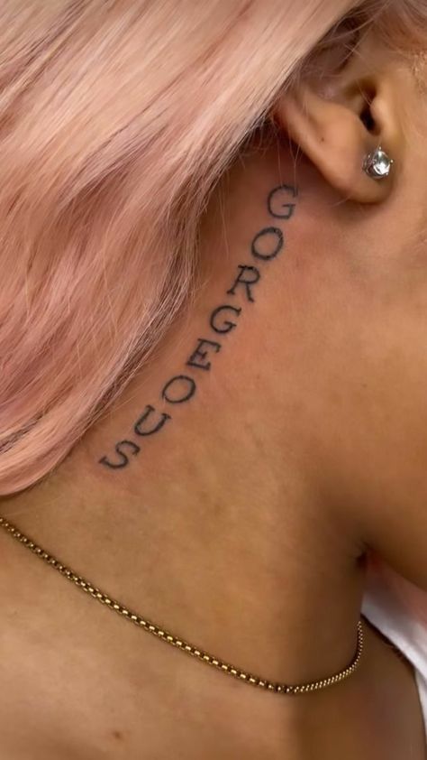 Behind The Ear Neck Tattoo Ideas, Rare Tattoos, Amazing 3d Tattoos, Behind Ear Tattoos, Tattoo For Boyfriend, Cute Hand Tattoos, Neck Tattoos Women, Black Girls With Tattoos, Tattoos For Lovers