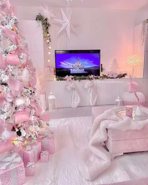 Pink Christmas Bedroom, Happiest Season, Holiday Bedroom, Christmas Dreaming, Duplex Design, Glam Christmas, Pink Xmas, Christmas Barbie, Pink Christmas Decorations