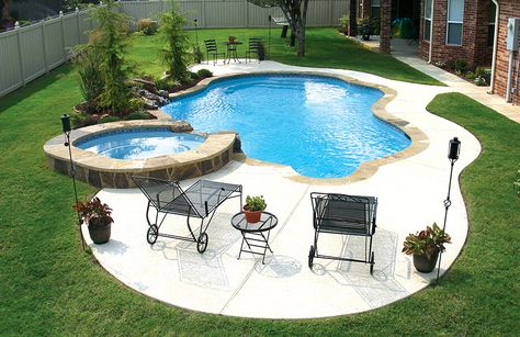 Pool Decorating Ideas Backyard, Backyard Pools Ideas, Pool Decorating Ideas, Dreamy Pools, Pool Goals, Blue Haven Pools, Small Inground Pool, Inground Pool Designs, Pool Vibes