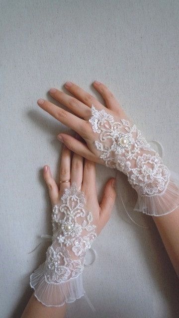 Aesthetic Sleeves, Gloves Bride, Gothic Gloves, White Lace Gloves, Beaded Gloves, Groom And Groomsmen Suits, Bride Garter, Bridal Cuff, Snowflake Wedding