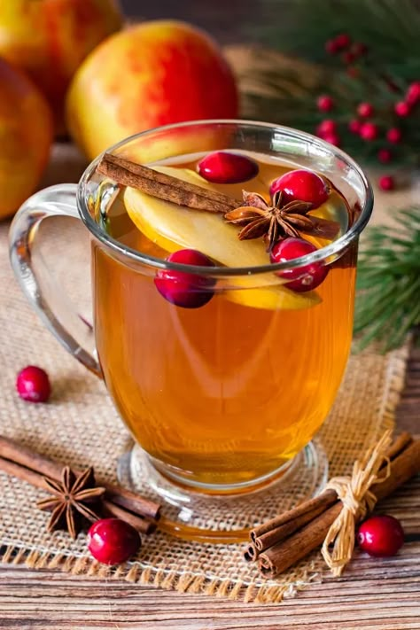 MULLED APPLE CIDER | Foodtalk Christmas Beverages, Mulled Cider Recipe, Spiked Cider, Elderberry Tea, Mulled Apple Cider, Drinks To Make, Mulled Wine Recipe, Apple Cider Recipe, Wine Recipe