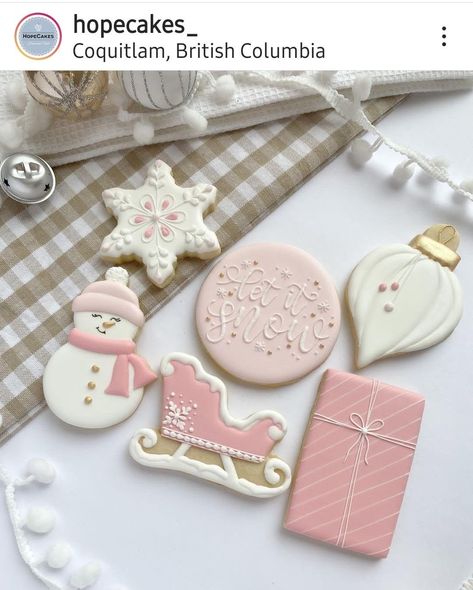 Meringue Piping, Christmas Sugar Cookies Decorated, Horse Cookies, Cute Christmas Cookies, Girly Christmas, Winter Cookie, Sugar Cookie Designs, A White Christmas, Xmas Cookies