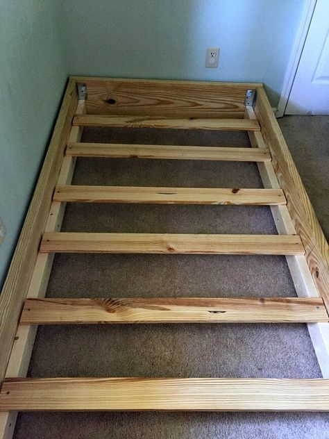 Diy Twin Bed Frame, Diy Twin Bed, Diy Bed Frame Easy, Diy Kids Bed, Wood Bed Frame Diy, Homemade Beds, Bed Frame Plans, Simple Bed Frame, Kids Bed Frames