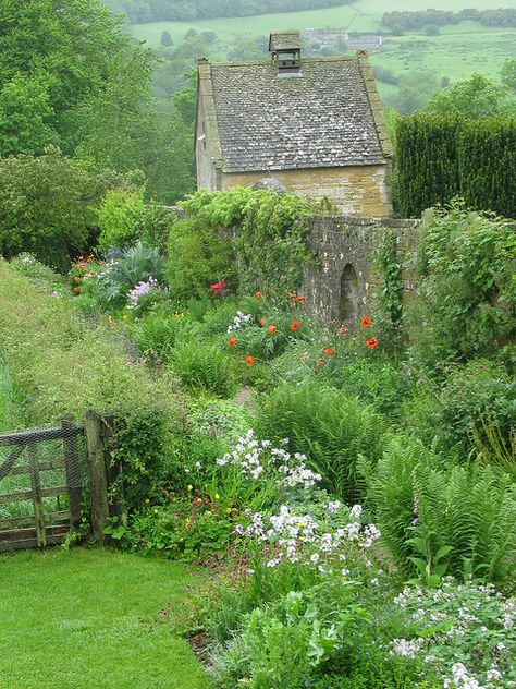 Manor Garden, Snowshill | Flickr - Photo Sharing! French Cottage Garden, Manor Garden, Flowers And Greenery, Cottage Garden Design, Have Inspiration, The Secret Garden, French Cottage, Old Stone, English Cottage