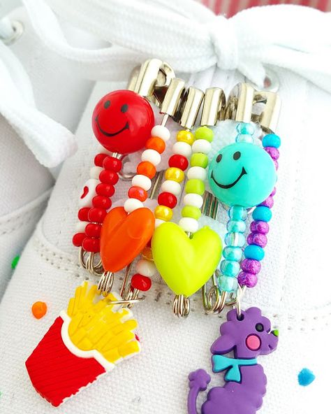 Safety Pins With Beads On Shoes, Friendship Pins On Shoes, Friendship Pins, Trendy Multicolor Shoe Charms For Gifts, Friendship Beads Safety Pins, Crocs With Rainbow Charms, Sunday School Object Lessons, Safety Pin Crafts, Kids Market