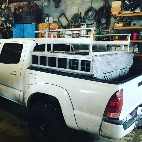 New dog box! New truck! Hound Hunting Truck, Dog Box For Truck, Hound Hunting, Hunting Truck, Coon Hunting, Dog Hunting, New Truck, Dog Box, Toyota 4x4