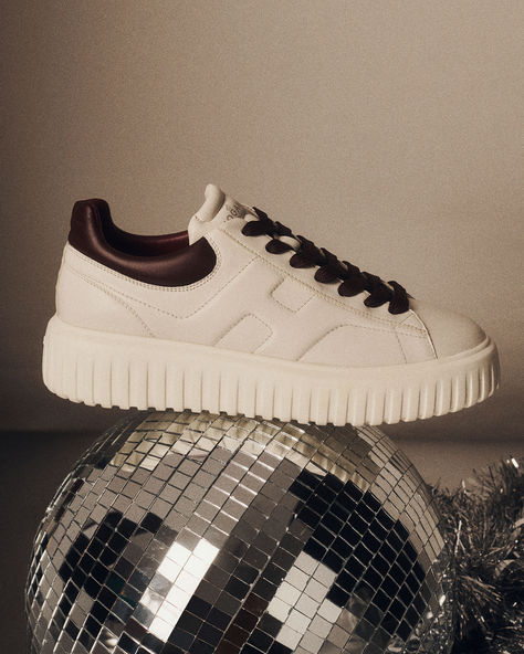 Go chic for Holiday season with the perfectly crafted #HOGAN H-Stripes #sneakers. Striped Sneakers, Holiday Gift Guide, Holiday Gifts, Holiday Season, Stripes, Sneakers, Instagram