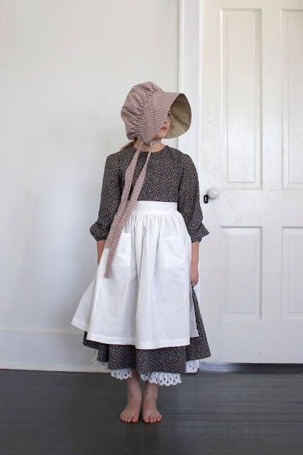 Wholecloth: Little House on the Prairie Dress-up Clothes Prairie Dress Pattern, Little House On The Prairie Dress, Pioneer Activities, Trek Clothing, Pioneer Costume, Sewing Skirt, Pioneer Clothing, Prarie Dress, Pioneer Dress