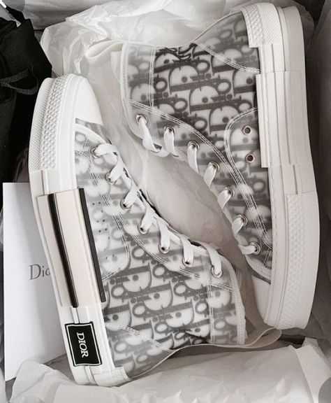 Tenis Dior, Converse Platform High Top, Converse Platform, Men Dior, Hightop Sneakers, Dior Shoes, Shoe Lace, Black & White, Brand Ambassador