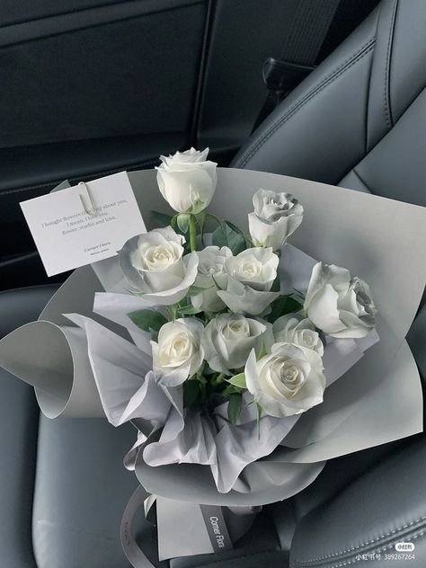 White Rose Bouquet Aesthetic, Paper For Bouquet, Tulip Flower Pictures, White Rose Bouquet, Boquette Flowers, Gift Wrap Paper, Tulip Bouquet, Bouquet Flower, Flowers Bouquet Gift