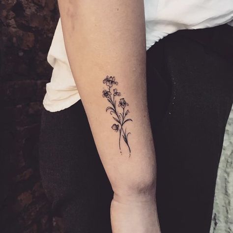 Iris Tattoo Design, Iris Tattoo, Iris Flower, Henna Mehndi, Iris Flowers, Fine Line Tattoos, Maple Leaf Tattoo, Ink Tattoo, Tattoo Design