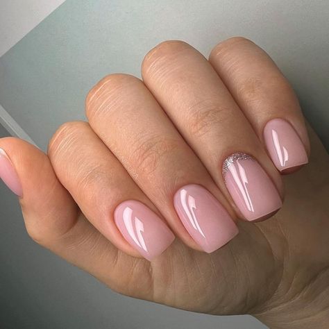 21 Classy Neutral Short Nails for Spring 2022 I Take You | Wedding Readings | Wedding Ideas | Wedding Dresses | Wedding Theme Short Nails Ideas Simple Natural, Neutral Short Nails, Short Nails For Spring, Short Nails Ideas Simple, Nails Ideas Simple, Autumn Nail Ideas, Short Nails Ideas, Glossy Nails, Nails With Gold