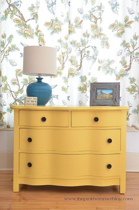 Before & after; Dresser transformation by The Pink Hammer blog Dresser Transformation, Yellow Painted Furniture, Yellow Dresser, Dresser Makeovers, Pink Dresser, Garden Diy Ideas, Yellow Furniture, Diy Dresser Makeover, Dresser Design